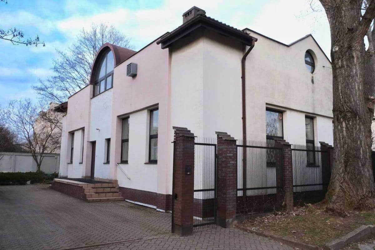 Stylowy loft na 3 poziomach blisko metra – 9