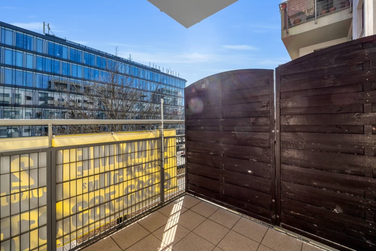 Modern 2-room apartment with garage in Wola – 10