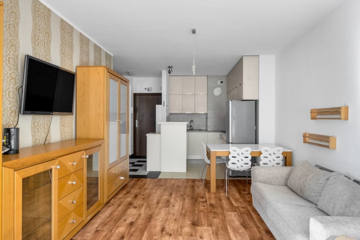 Modern 2-room apartment with garage in Wola – 5