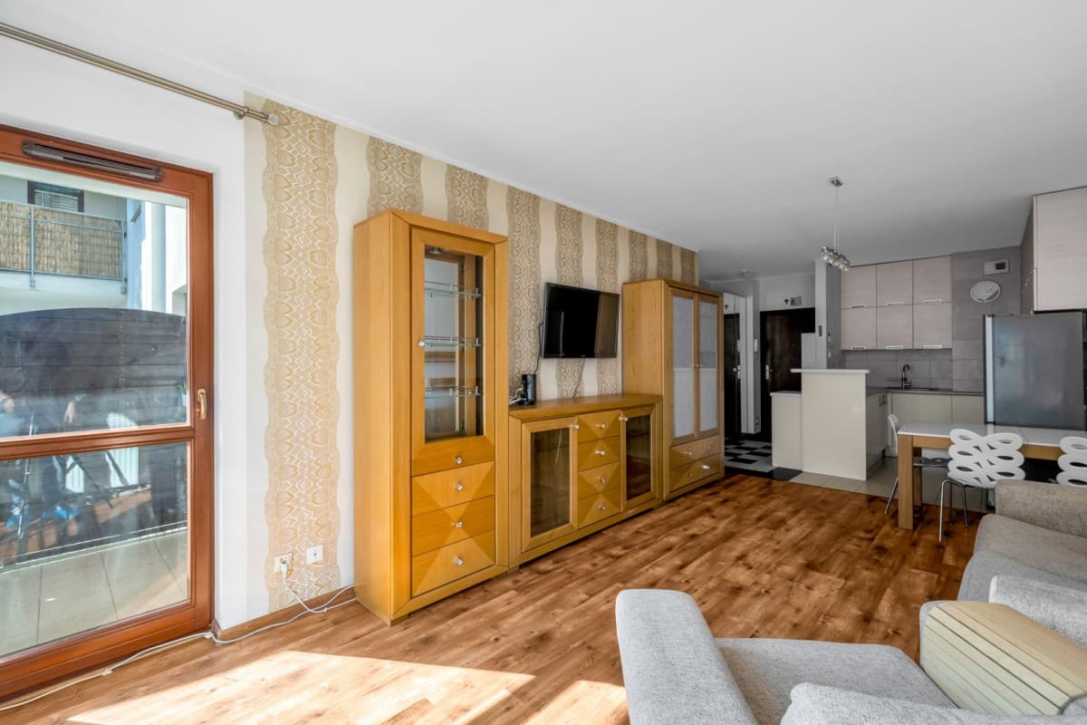 Modern 2-room apartment with garage in Wola – 4