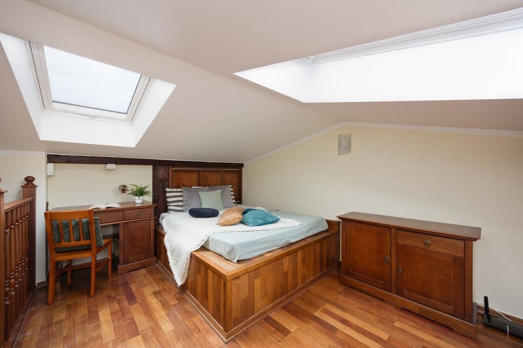 Spacious 4-room apartment with impressive ceiling height – 3