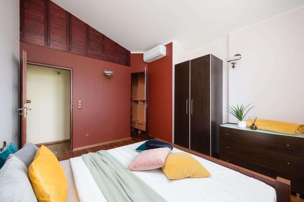 Spacious 4-room apartment with impressive ceiling height – 11
