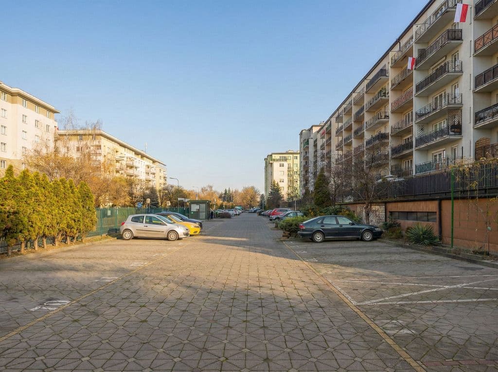Spacious 4-room apartment with impressive ceiling height – 21
