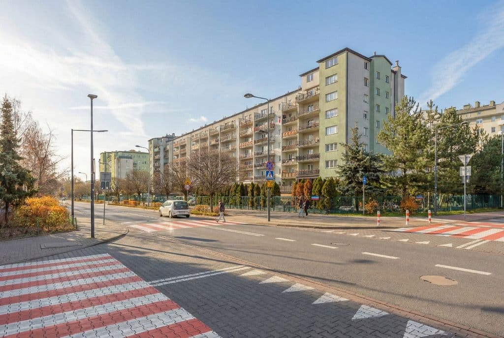 Spacious 4-room apartment with impressive ceiling height – 24