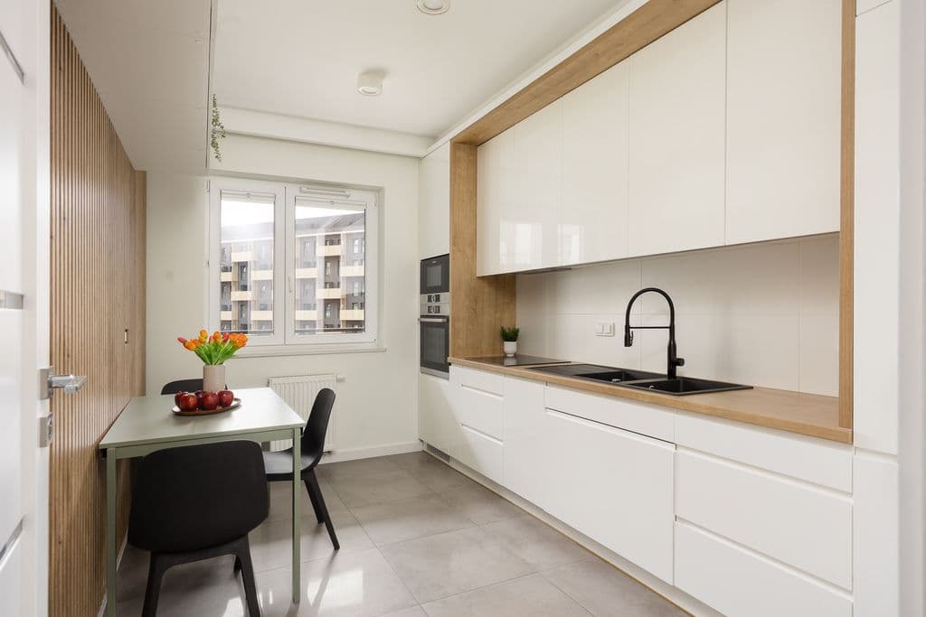 Modern 4-room apartment with green views in Mokotów – 6