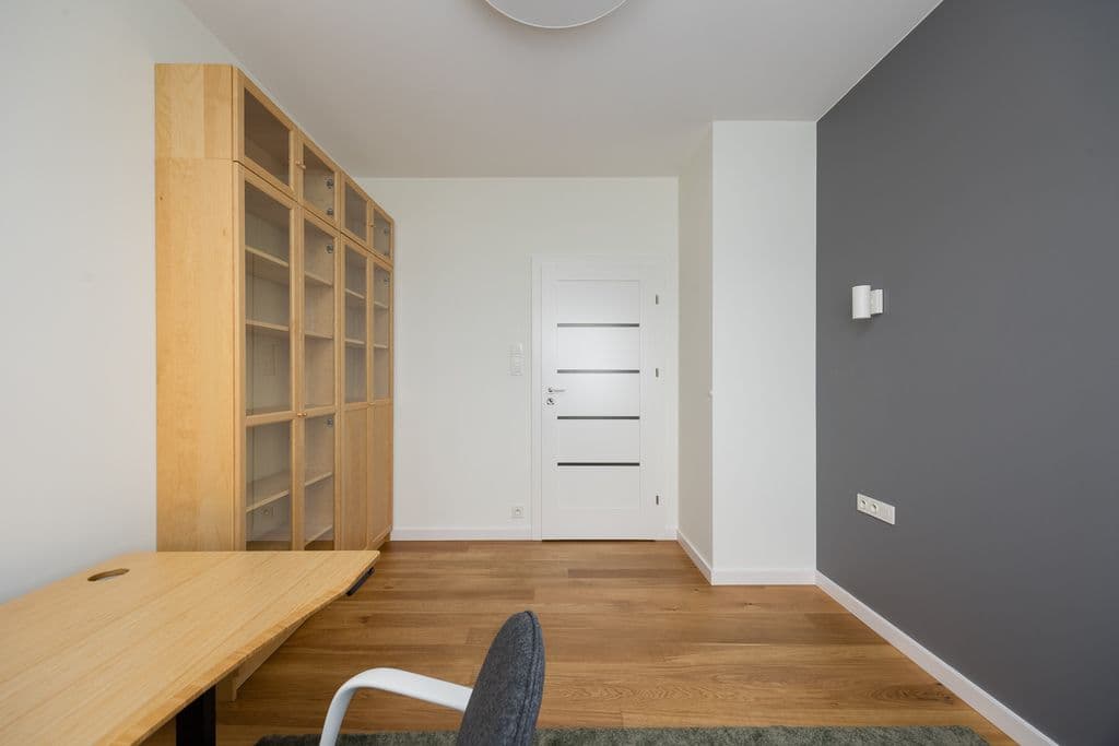 Modern 4-room apartment with green views in Mokotów – 13