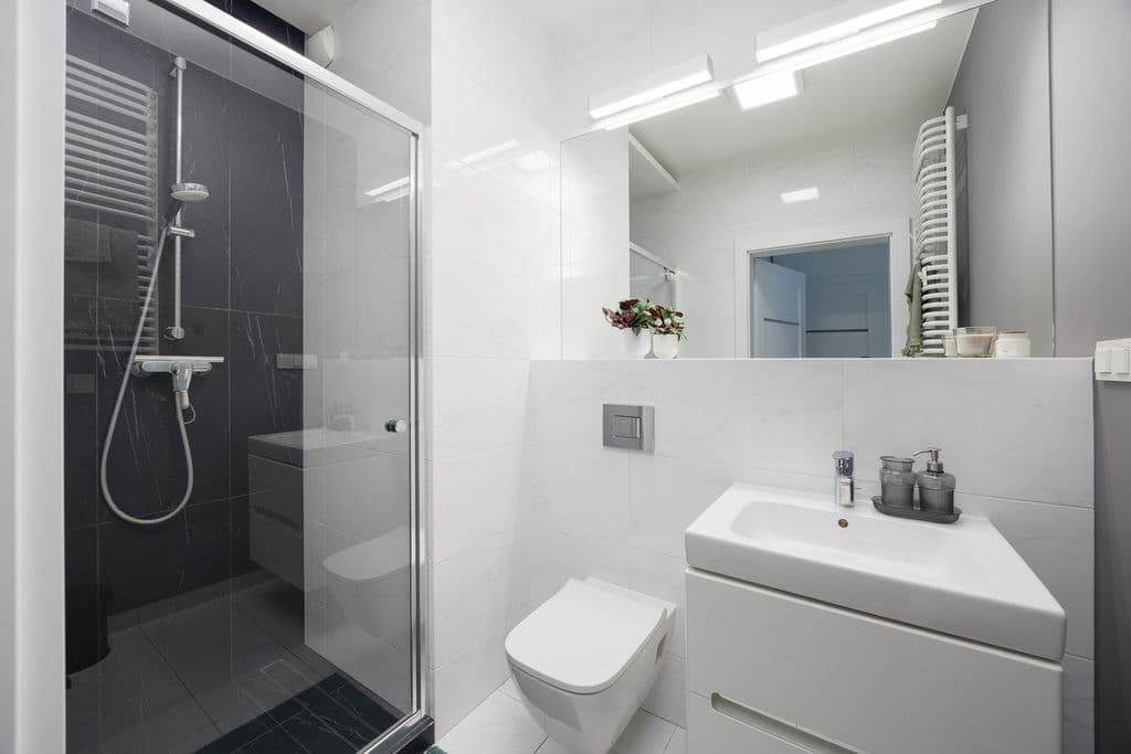 Modern 4-room apartment with green views in Mokotów – 15