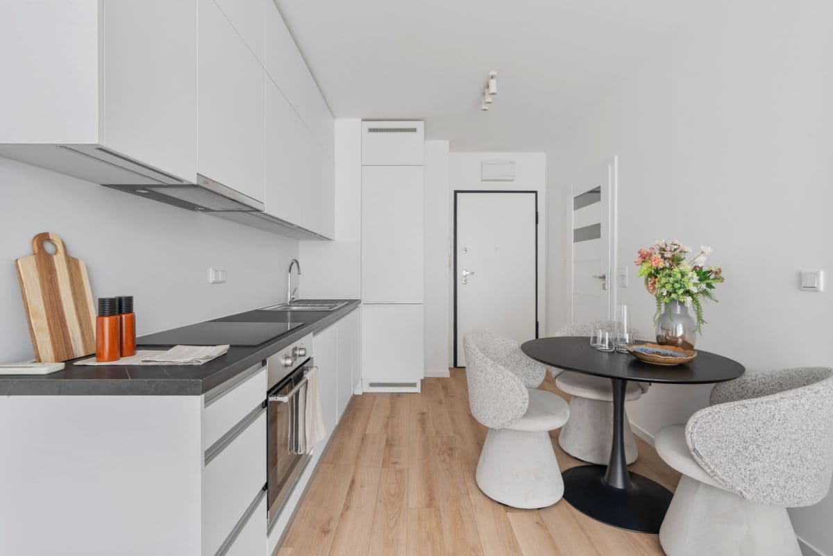 Compact studio in vibrant Browary Warszawskie – 4