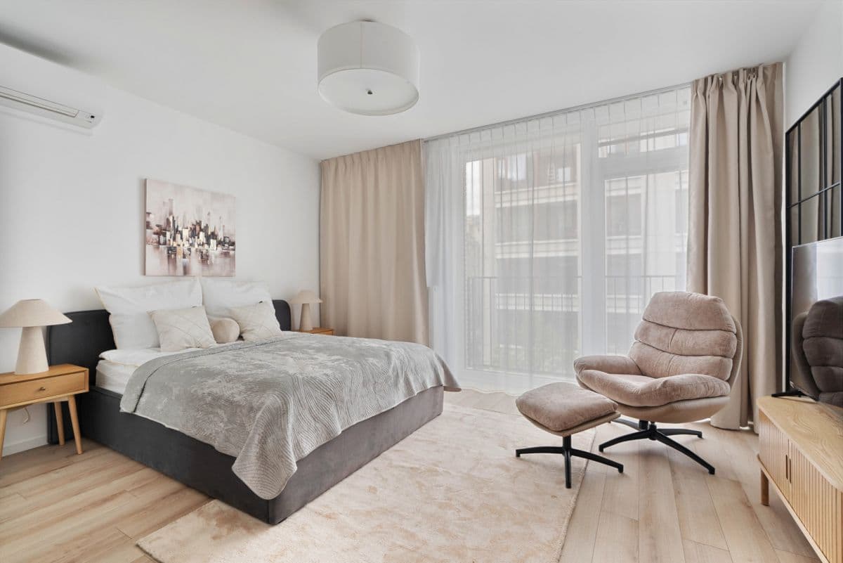 Compact studio in vibrant Browary Warszawskie – 5