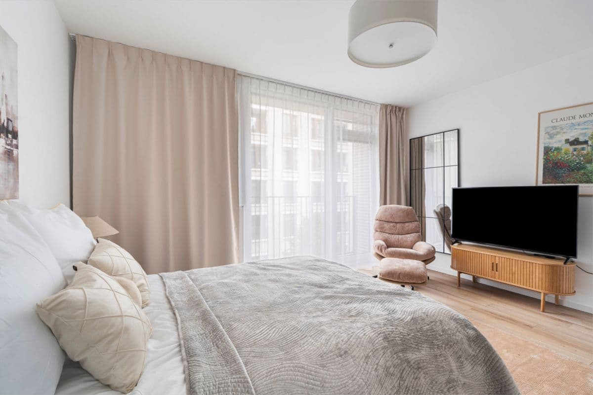 Compact studio in vibrant Browary Warszawskie – 6