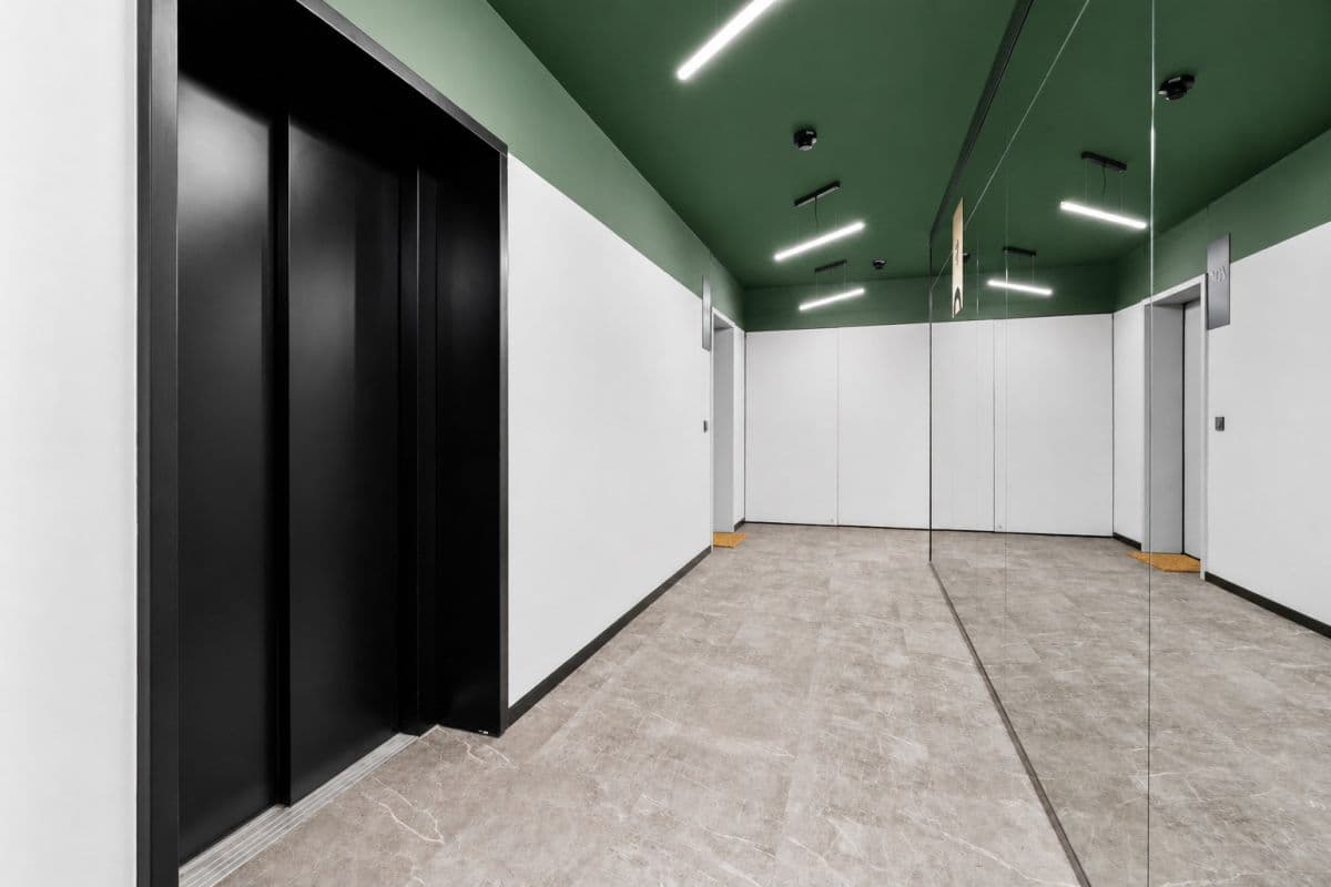 Compact studio in vibrant Browary Warszawskie – 10