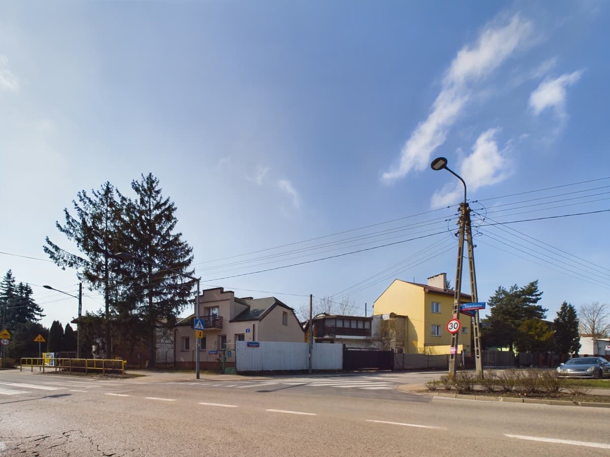 Versatile property with two residential buildings in Rembertów – 1