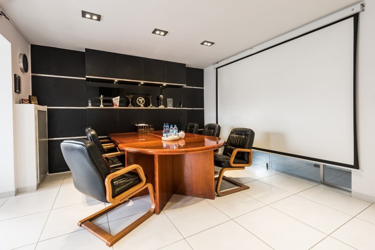 Investment property with office and warehouse space – 4