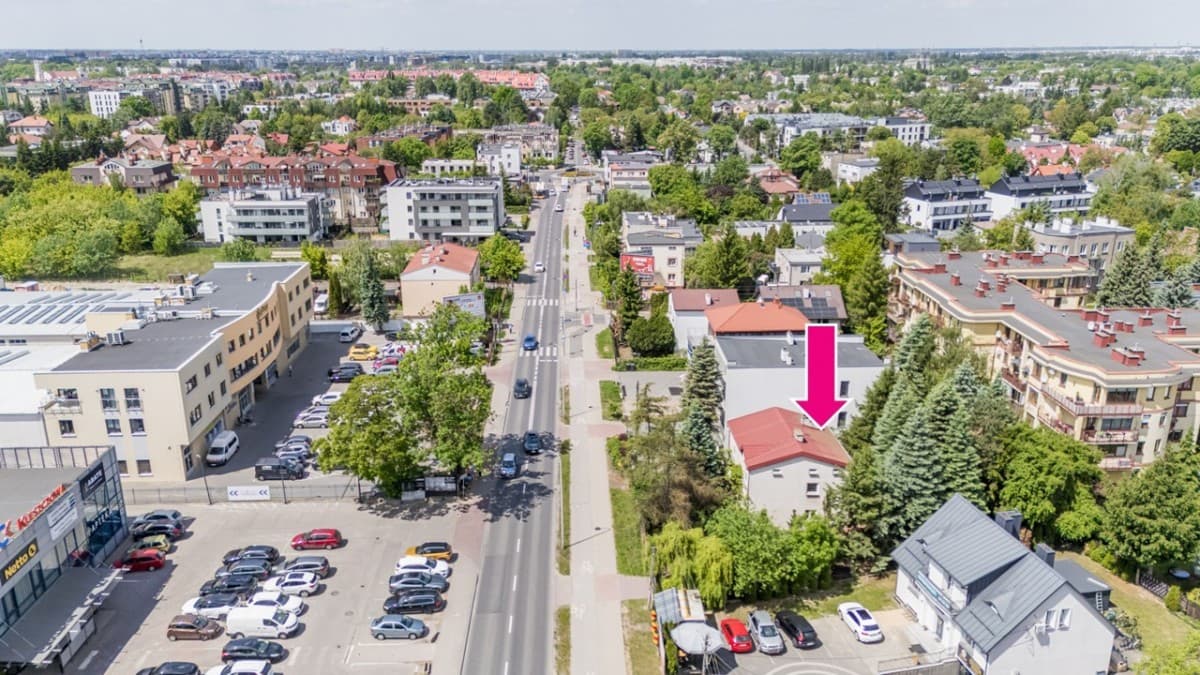Renovation project: 2-story house on 619 m² lot – 3