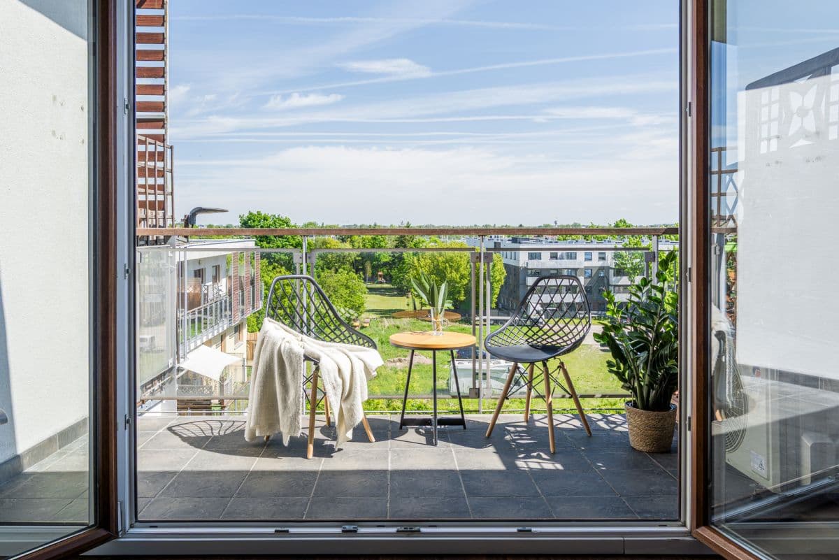 Bright 70 m² apartment with balcony in Ursus – 6