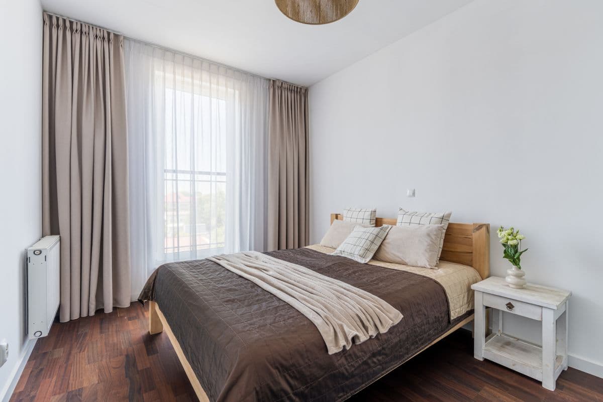 Bright 70 m² apartment with balcony in Ursus – 8
