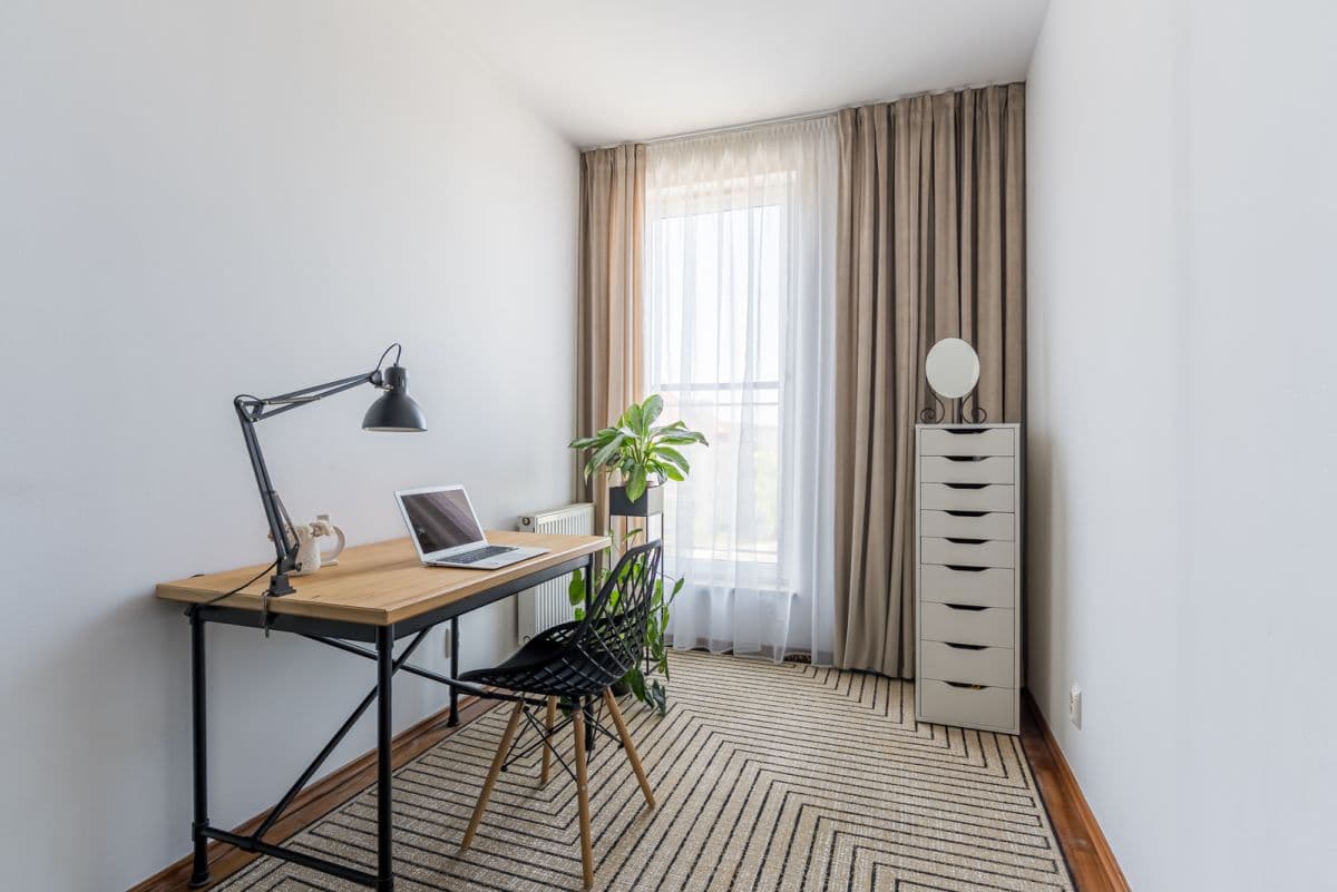 Bright 70 m² apartment with balcony in Ursus – 10