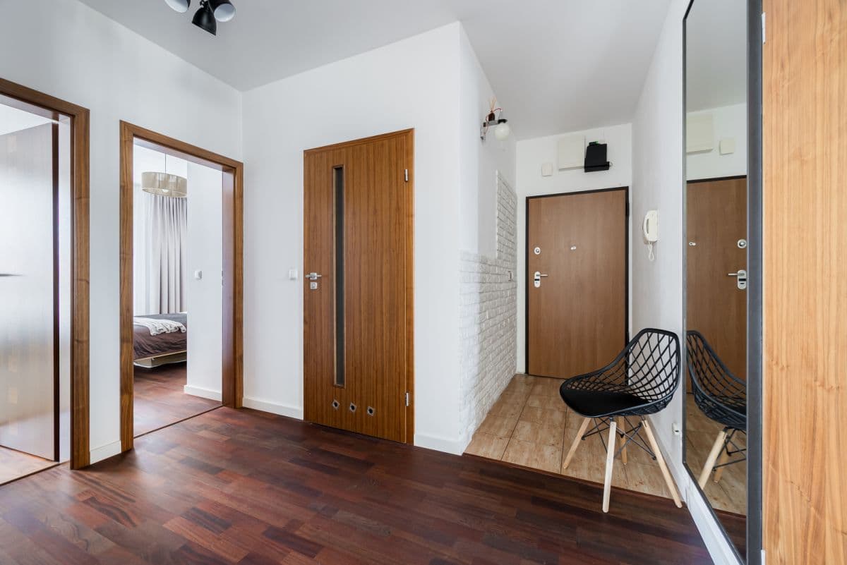 Bright 70 m² apartment with balcony in Ursus – 15