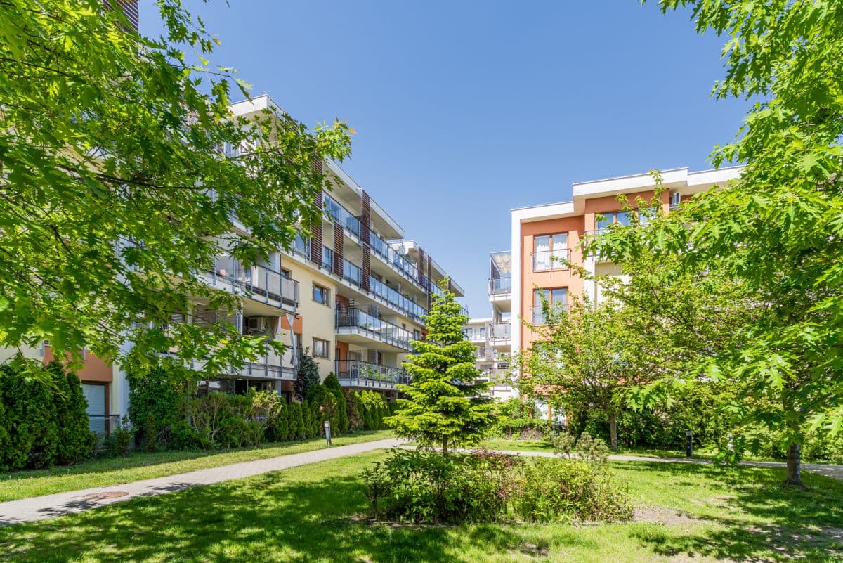 Bright 70 m² apartment with balcony in Ursus – 17