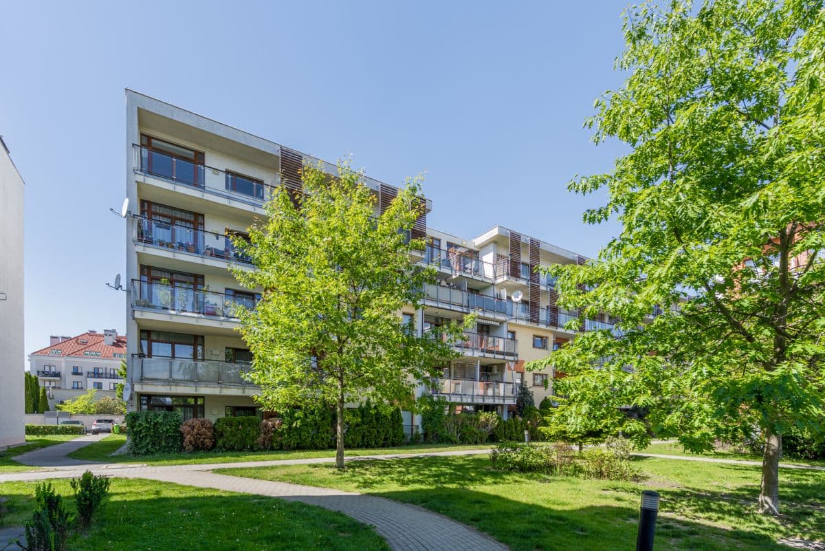 Bright 70 m² apartment with balcony in Ursus – 18