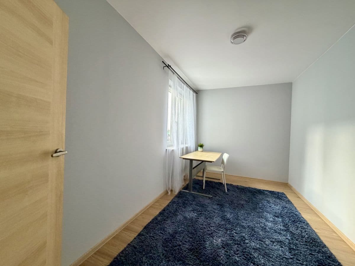 Przestronne mieszkanie 4-pokojowe z balkonem – 8