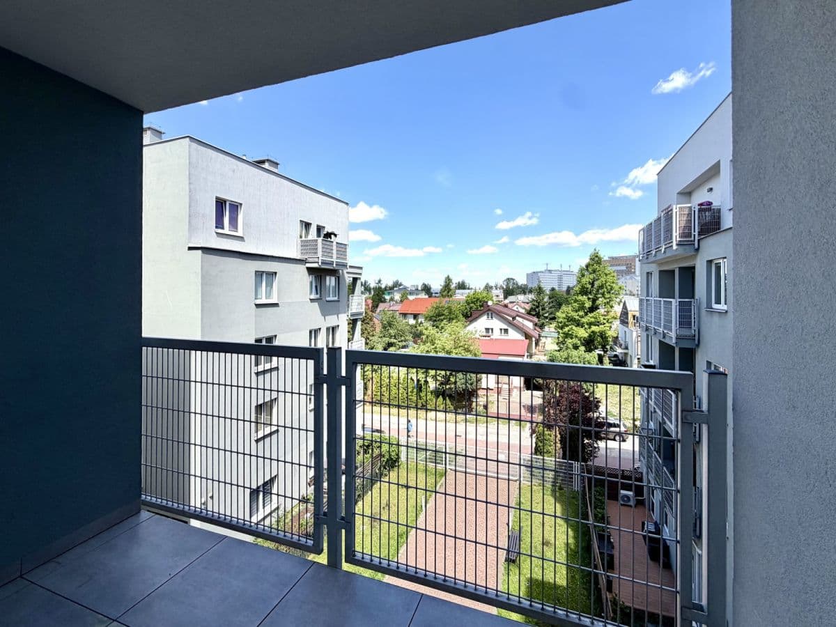 Przestronne mieszkanie 4-pokojowe z balkonem – 4