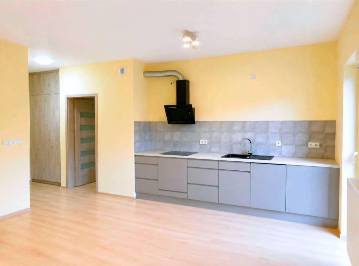 Modern 2-room apartment with private garden in Włochy – 2