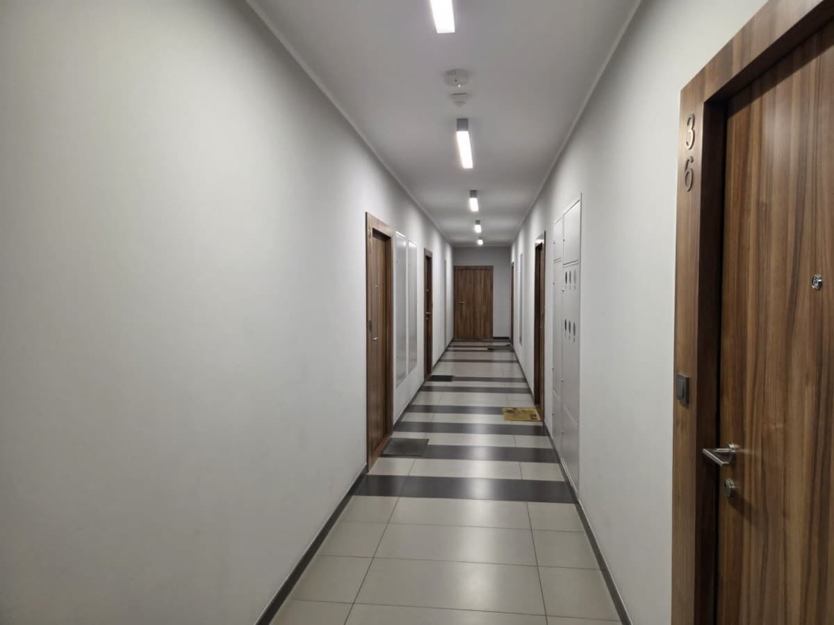 Modern 2-room apartment with private garden in Włochy – 10