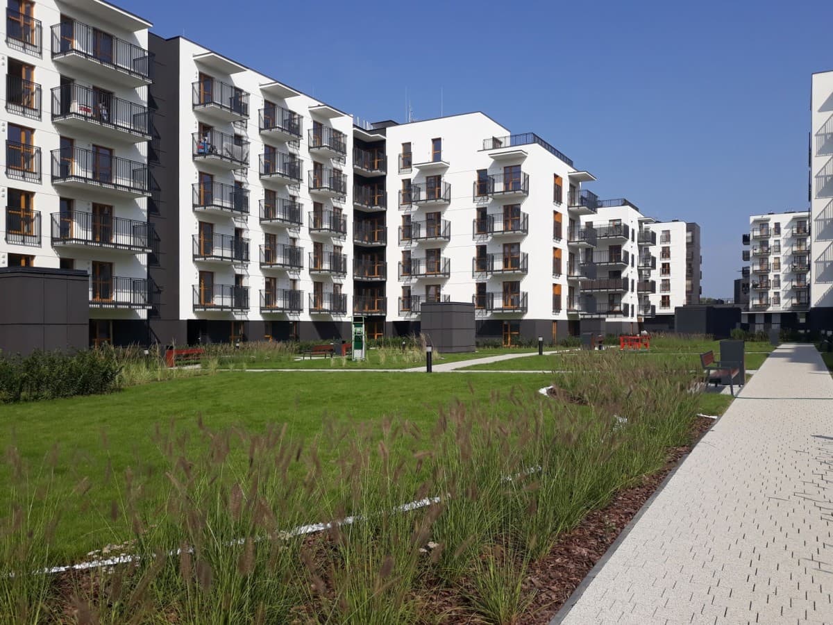 Modern 2-room apartment with private garden in Włochy – 13