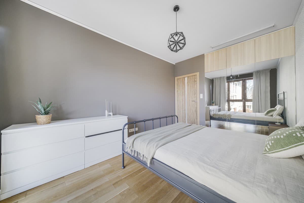 Spacious 2-bedroom flat near Wilanów Palace – 8