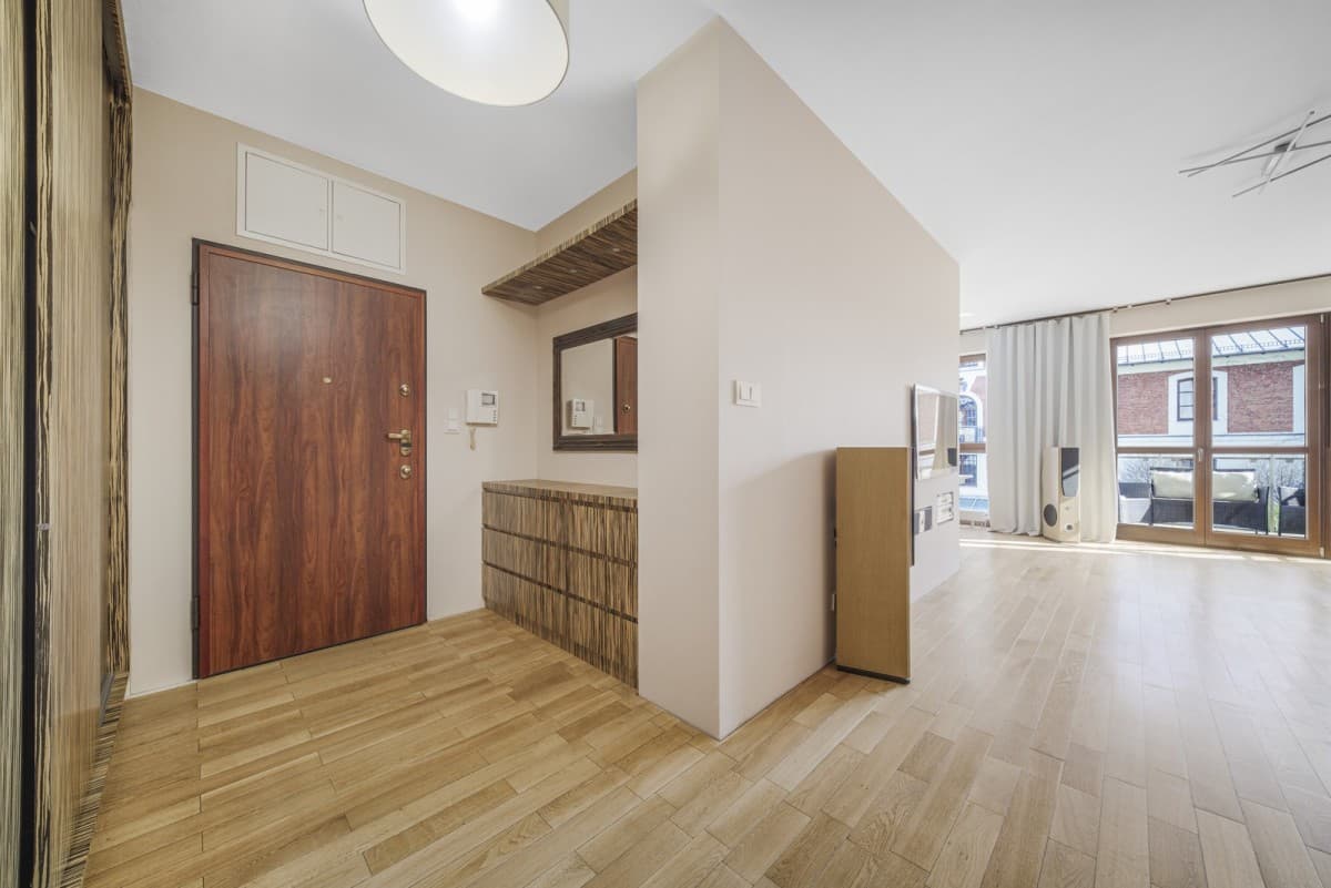 Spacious 2-bedroom flat near Wilanów Palace – 11