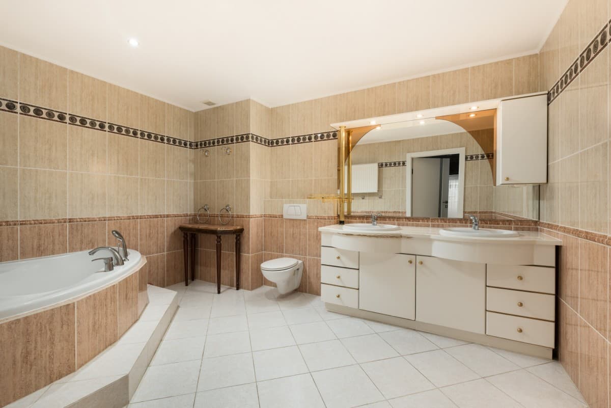 Unique multi-level apartment in green city center – 14
