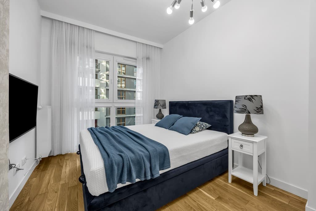 Prime investment apartment near Rondo Daszyńskiego – 12