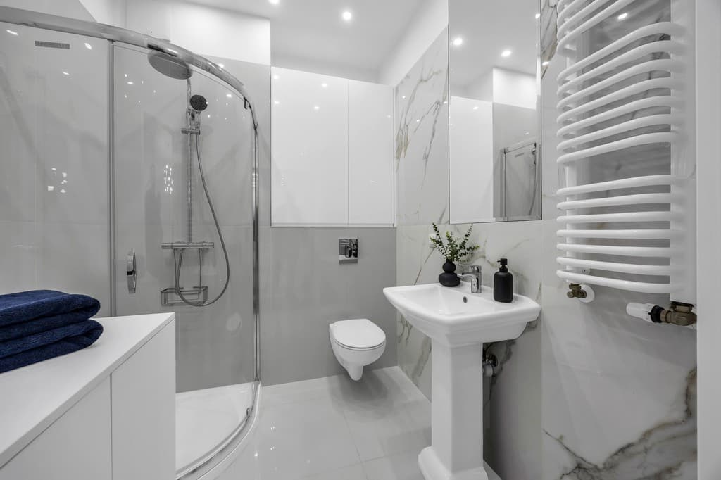 Prime investment apartment near Rondo Daszyńskiego – 15