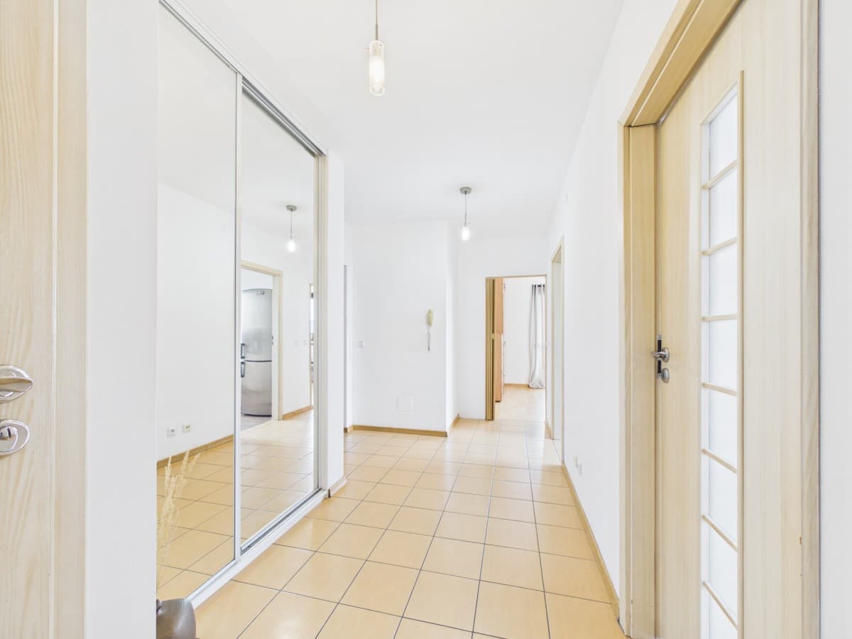 Spacious 3-room apartment near Bemowo Metro – 8