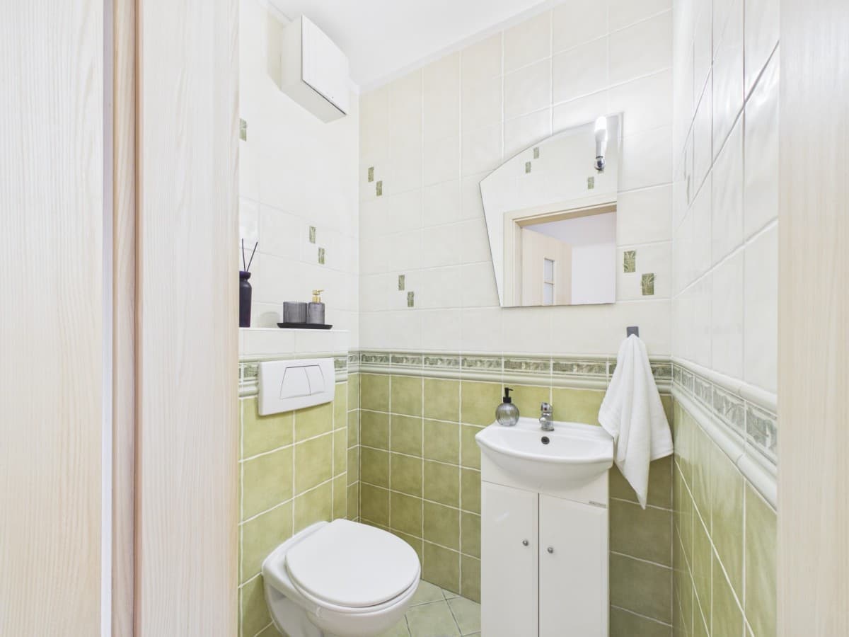 Spacious 3-room apartment near Bemowo Metro – 12