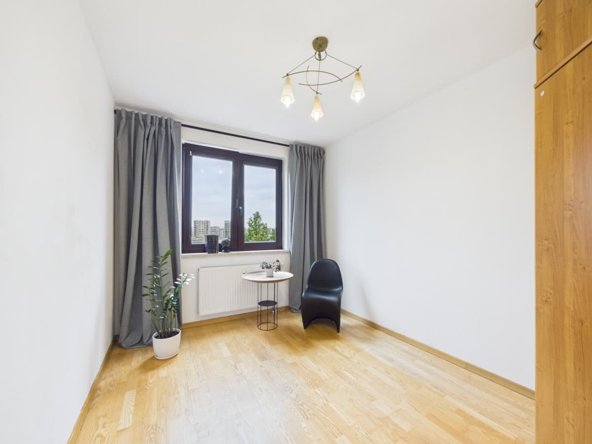 Spacious 3-room apartment near Bemowo Metro – 9