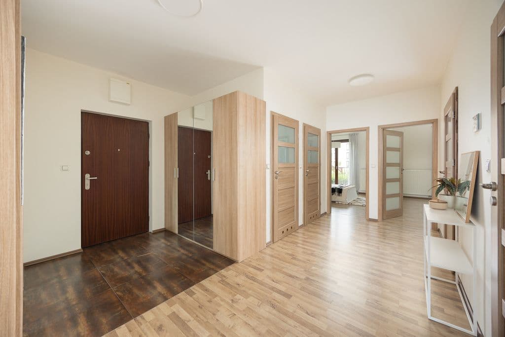 Modern 3-room apartment in prestigious Muranów – 8