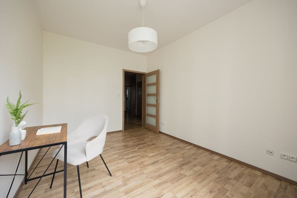 Modern 3-room apartment in prestigious Muranów – 13