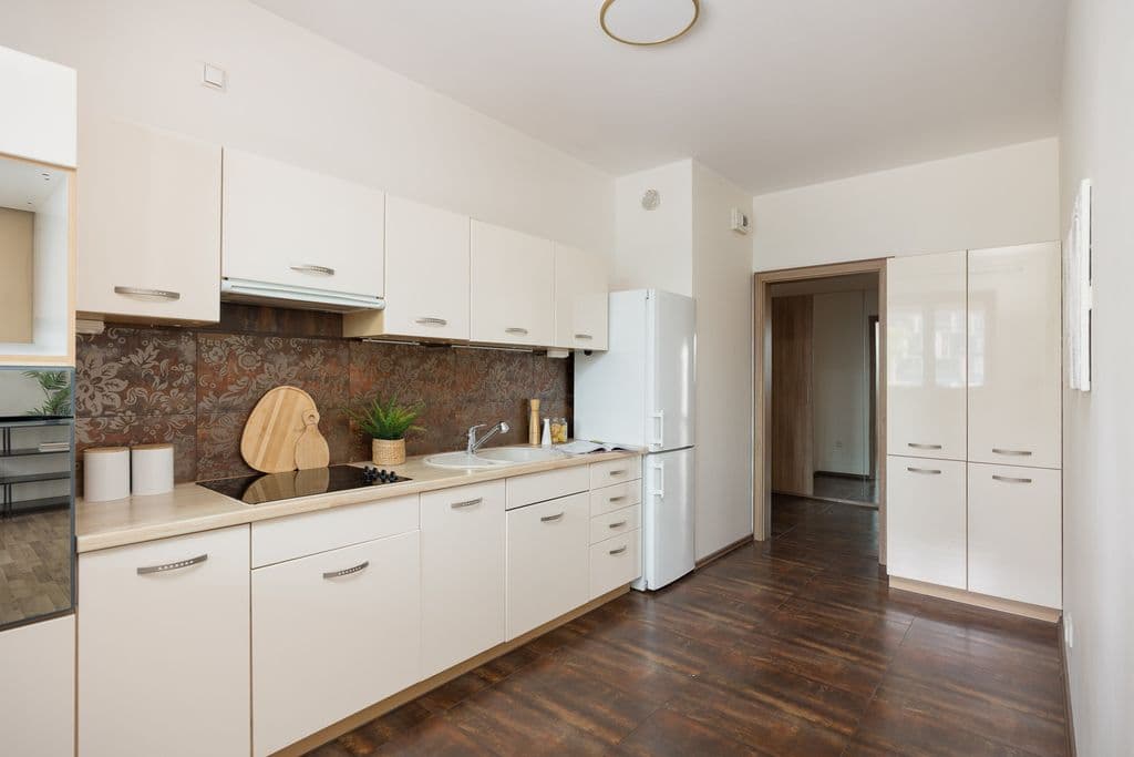 Modern 3-room apartment in prestigious Muranów – 15