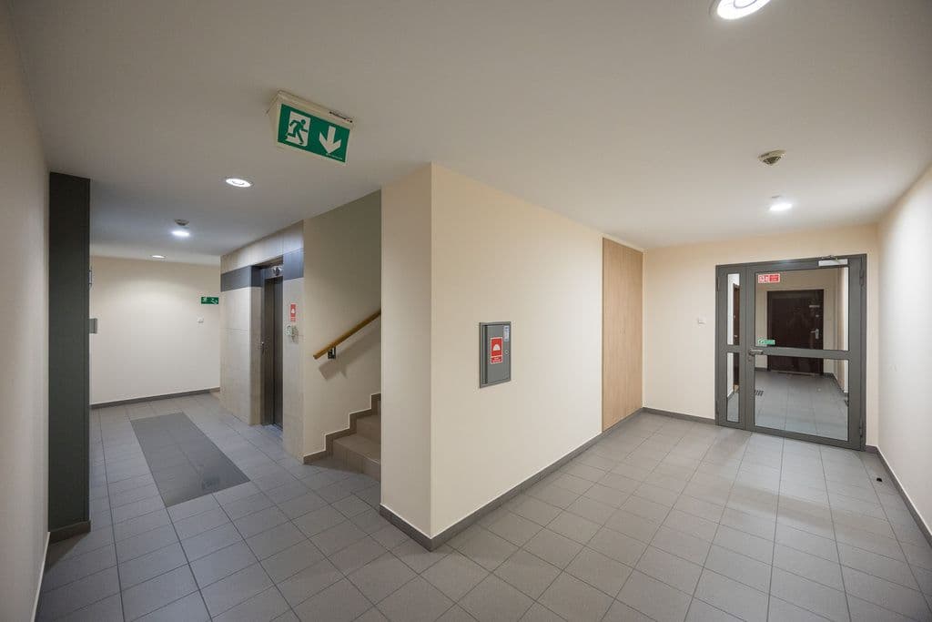 Modern 3-room apartment in prestigious Muranów – 27