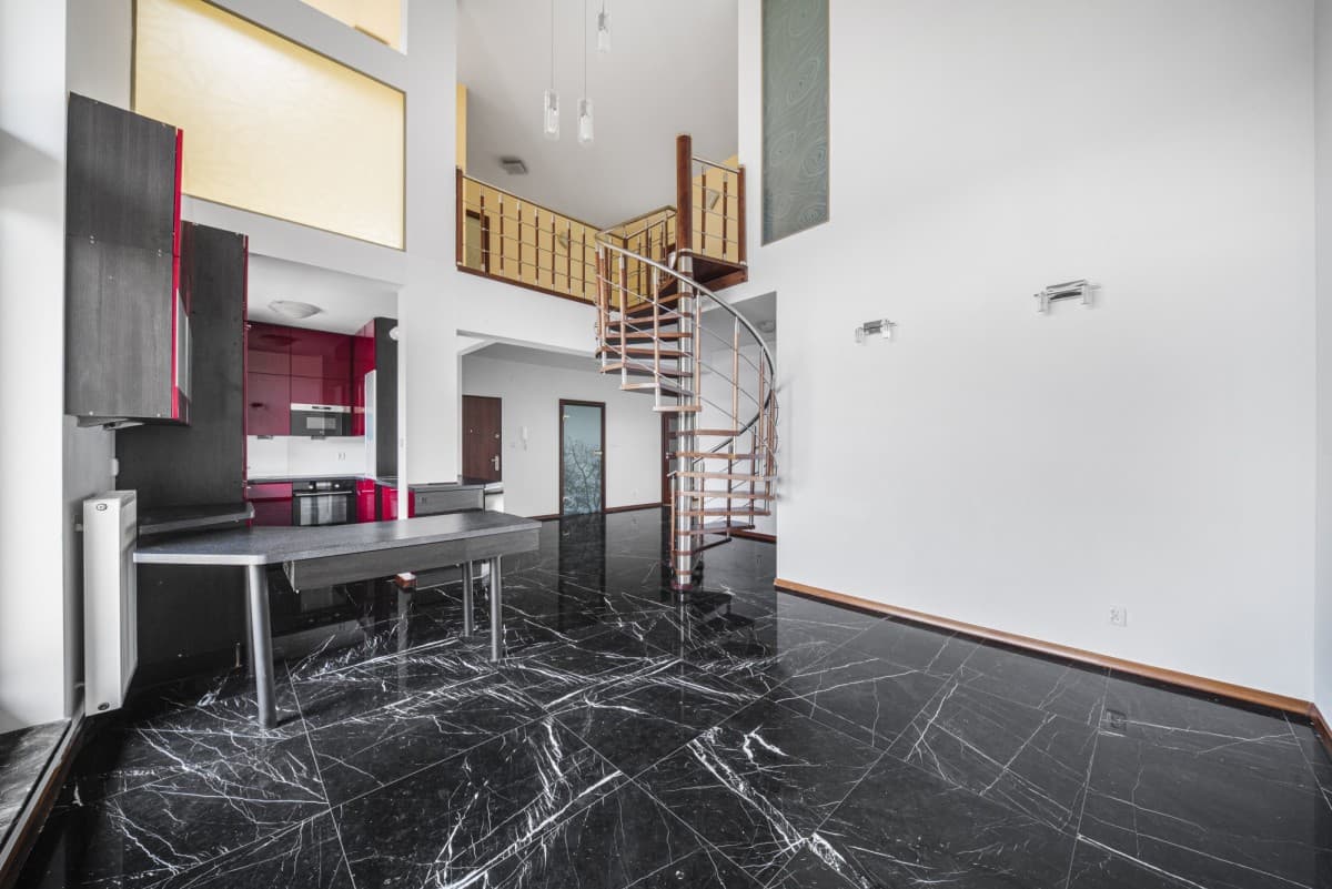 Spacious 190 m² apartment with garden terrace – 11