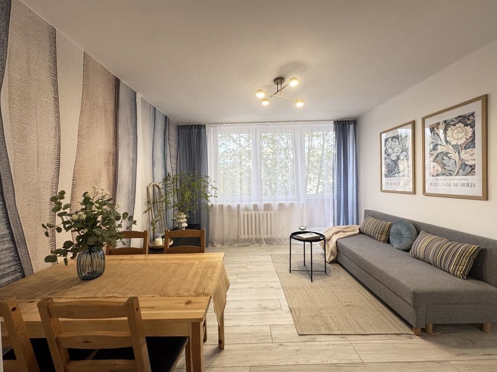 Stylish renovated apartment in prestigious Saska Kępa – 1