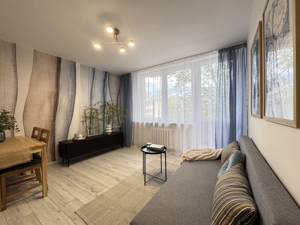 Stylish renovated apartment in prestigious Saska Kępa – 2