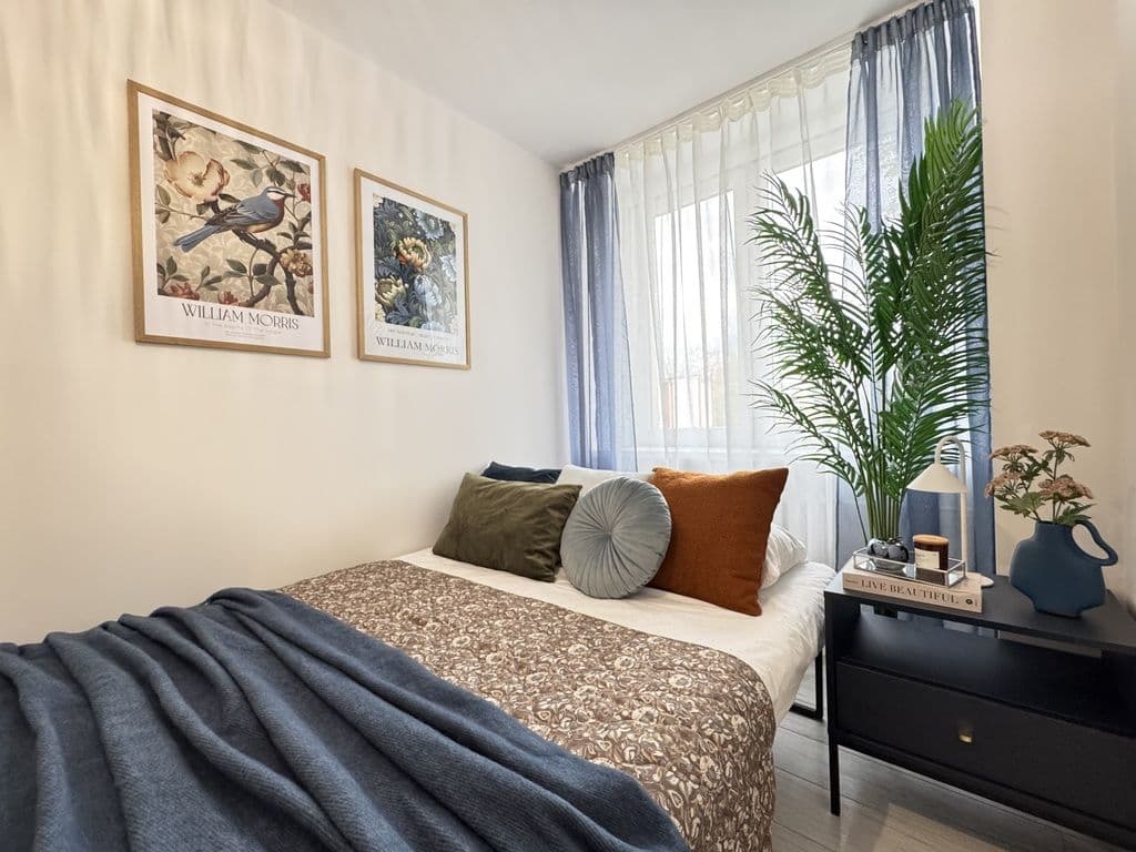 Stylish renovated apartment in prestigious Saska Kępa – 3