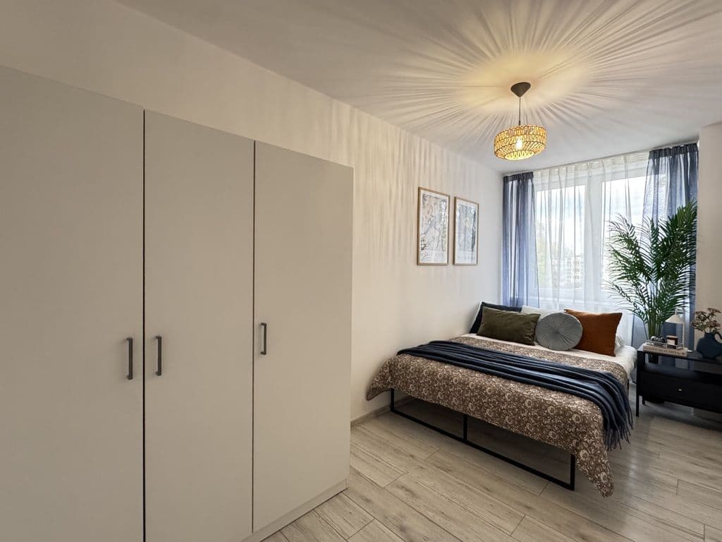 Stylish renovated apartment in prestigious Saska Kępa – 4