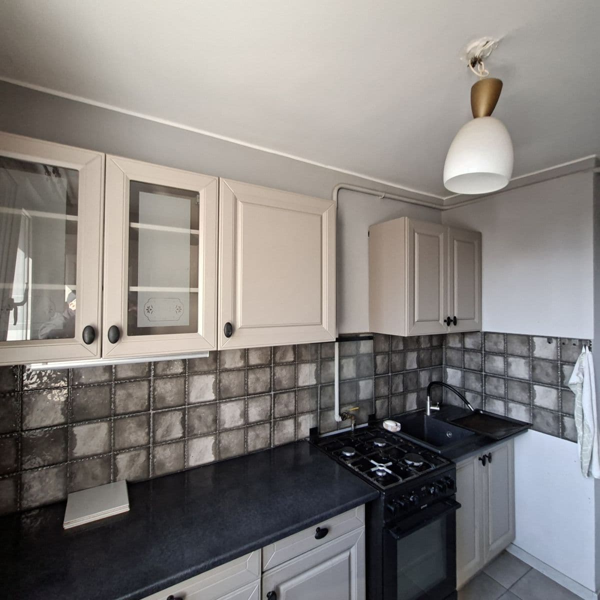 Affordable 1-bedroom flat ready for renovation – 3