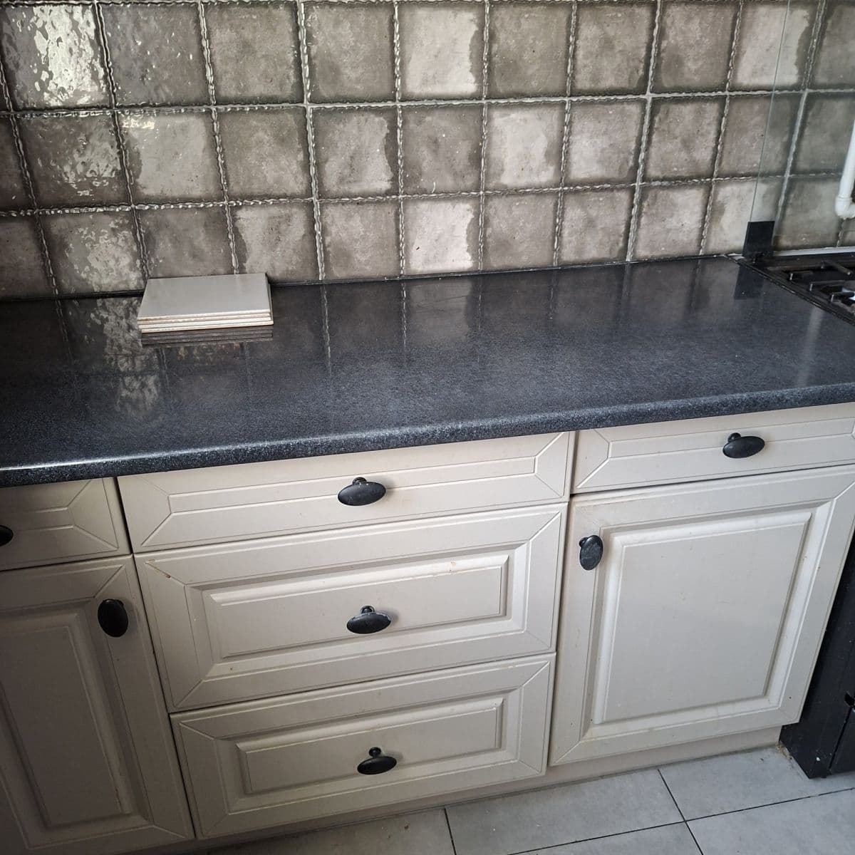 Affordable 1-bedroom flat ready for renovation – 4