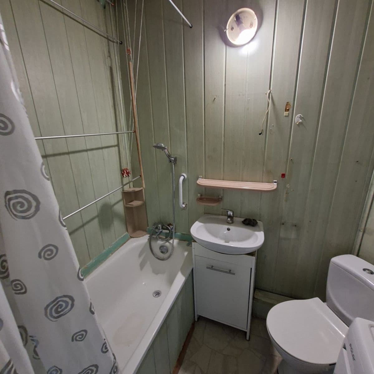Affordable 1-bedroom flat ready for renovation – 9