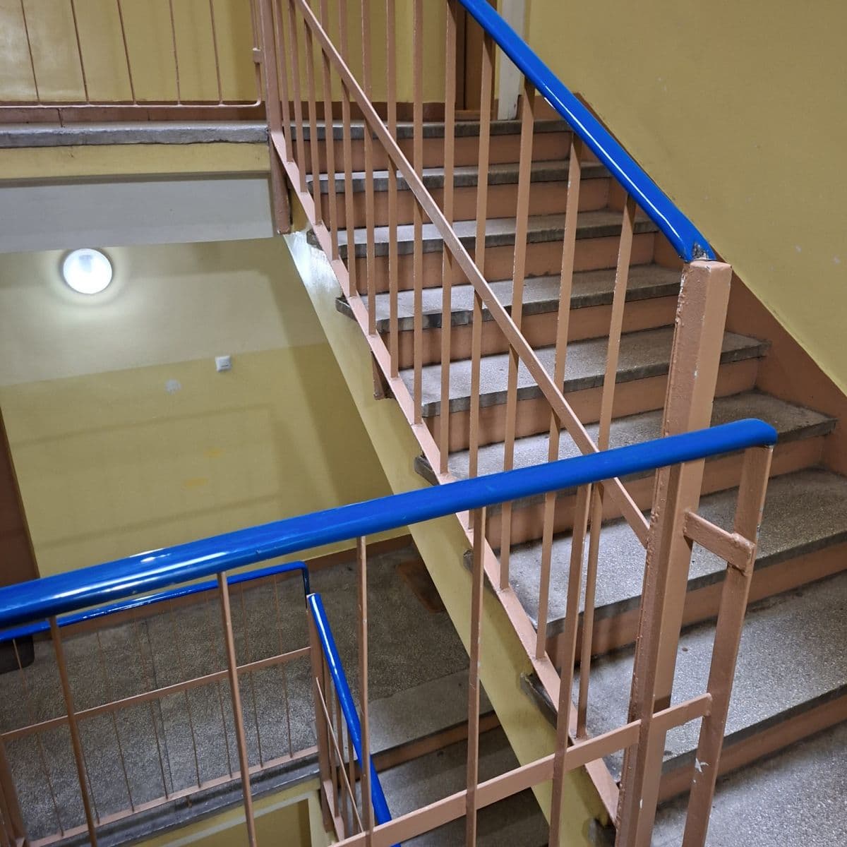Affordable 1-bedroom flat ready for renovation – 15